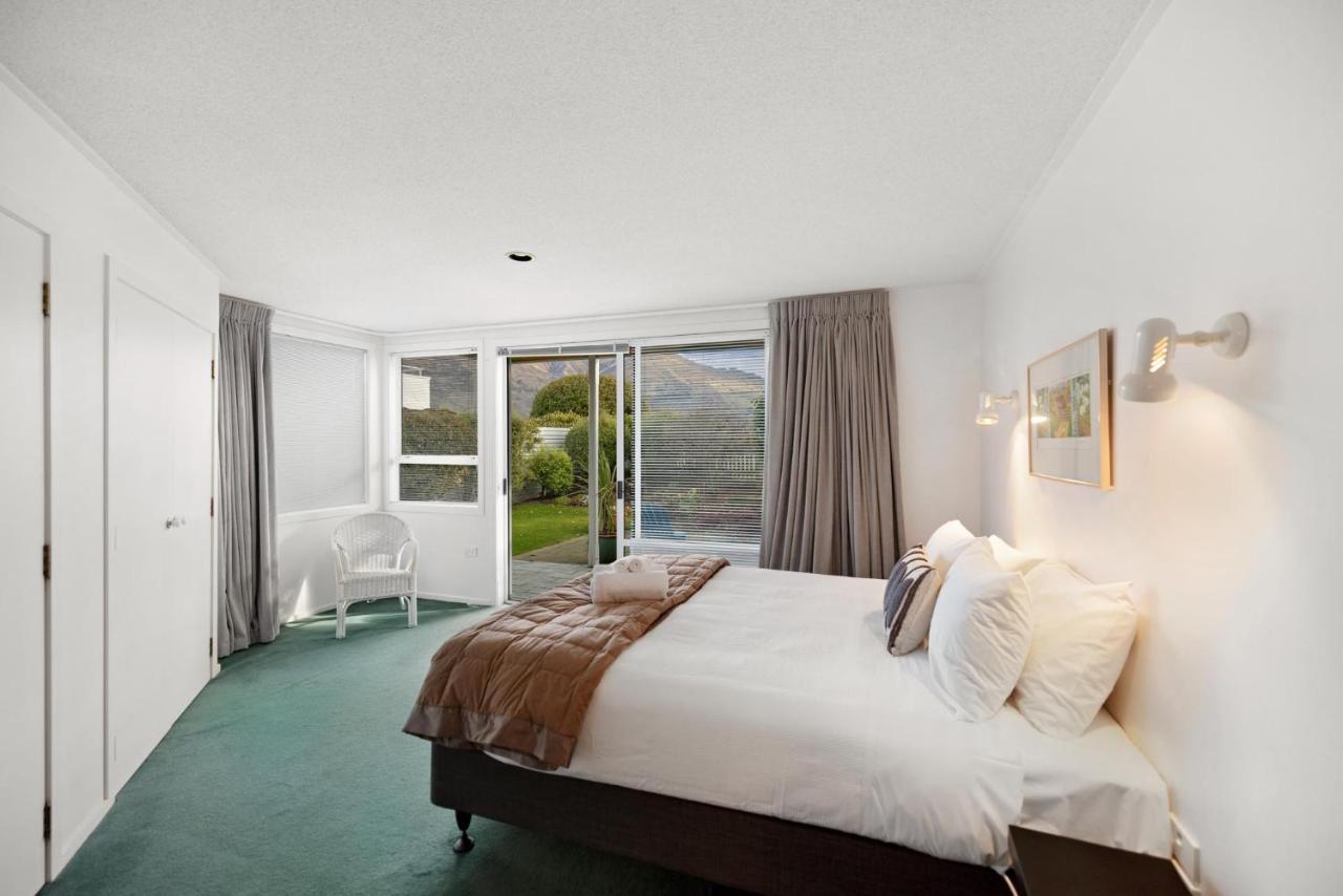 Appartamento Charming Views Wanaka Esterno foto